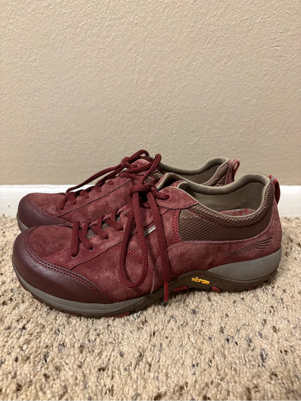 Dansko Women's 9.5 Burgundy Suede Lace-Up Sneakers